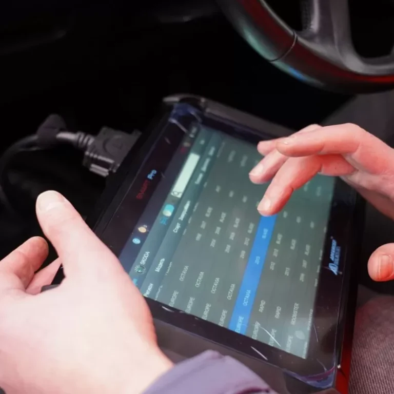 avarinis-atrakinimas-automobilio_0