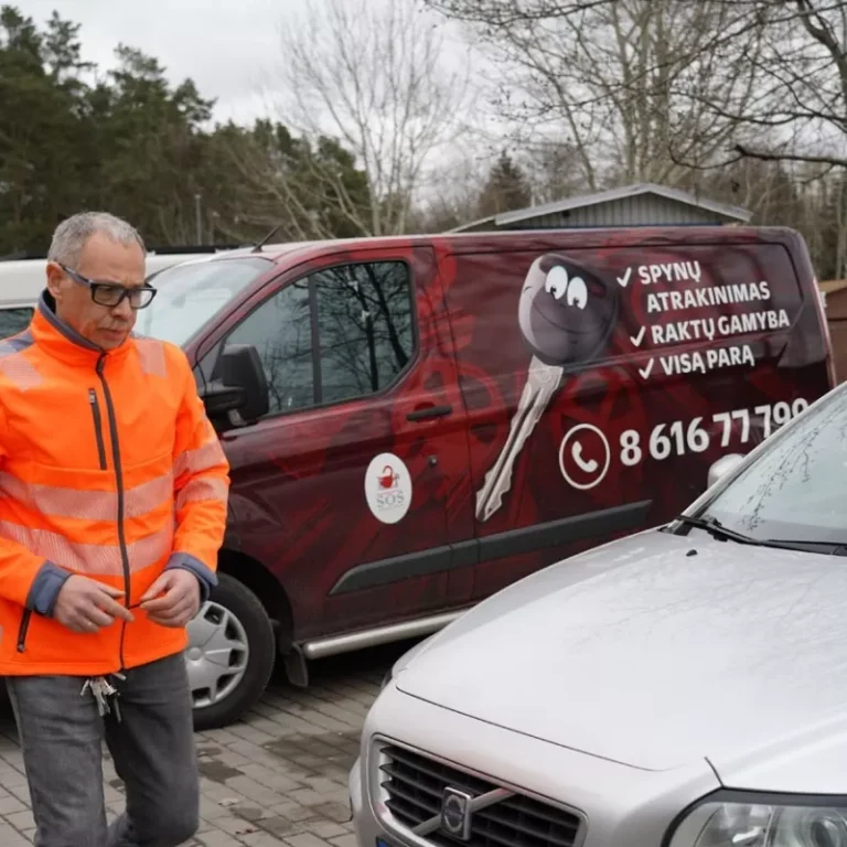 avarinis-automobilio-atrakinimas-sos-atrakinimas
